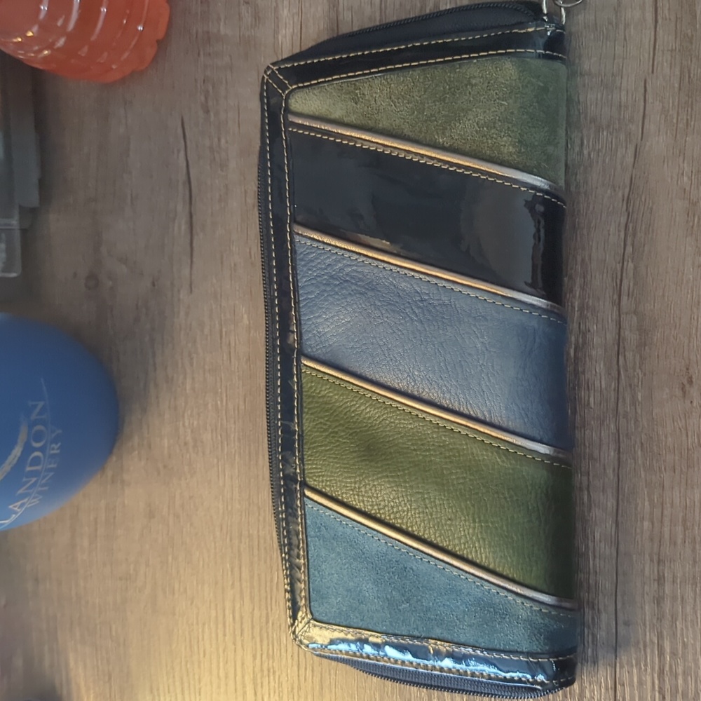 Torrid travel wallet